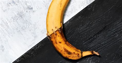 how to keep bananas from turning black