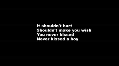 how to kiss a boy lyrics