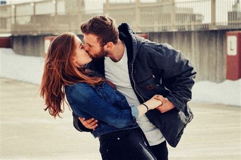 how to kiss a girl you love romantically