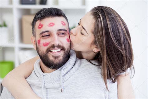 how to kiss a guy with lipstick