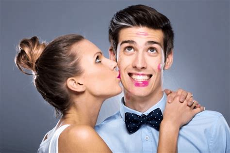 how to kiss boyfriend on cheekbones
