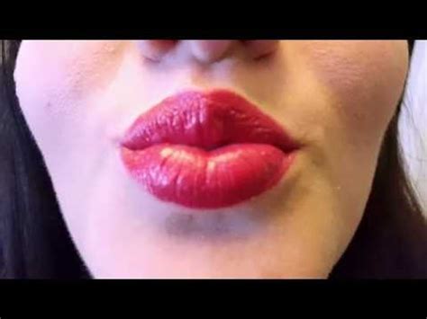 how to kiss someone with lipstick on