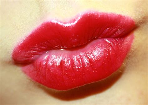 how to make a perfect lip kissed