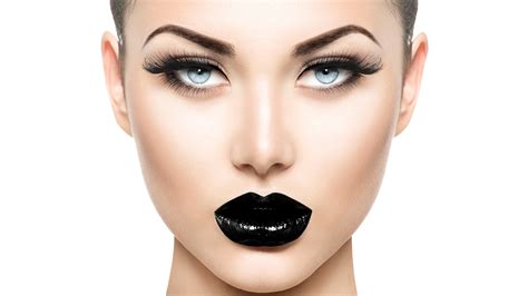 how to make black lipstick look good together