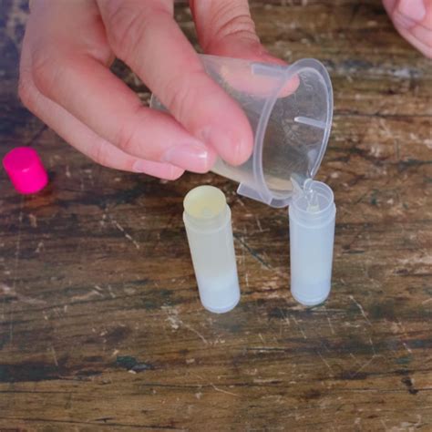 how to make kiss naturals lip balmers glue