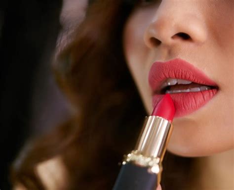 how to make lipstick last under mask color