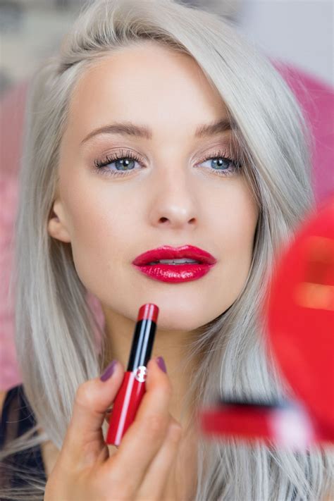 how to make lipstick shiny gray