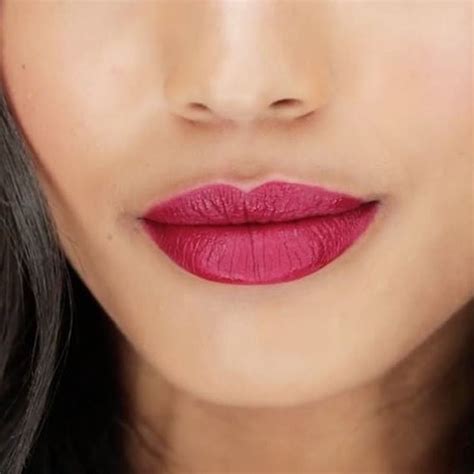 how to make lipstick smudge proof sprayed without