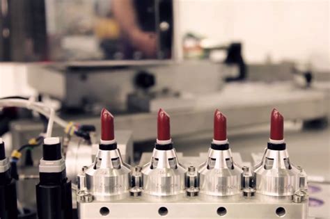 how to make lipstick smudge proof sprayer machine