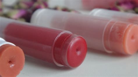 how to make lipstick without wax based