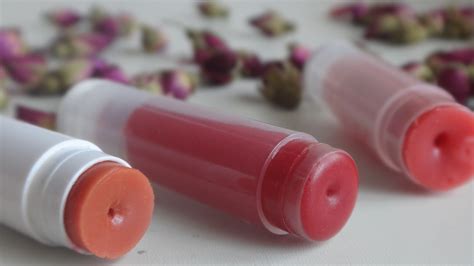 how to make lipstick without wax powder