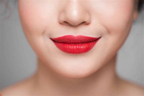 how to make matte lipstick last