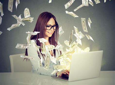 how to make money as a woman online