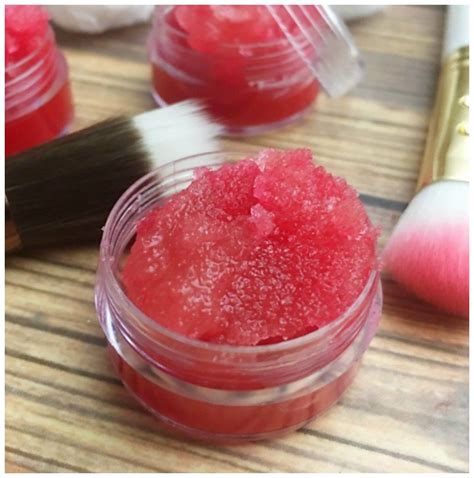 how to make sugar lips scrub without