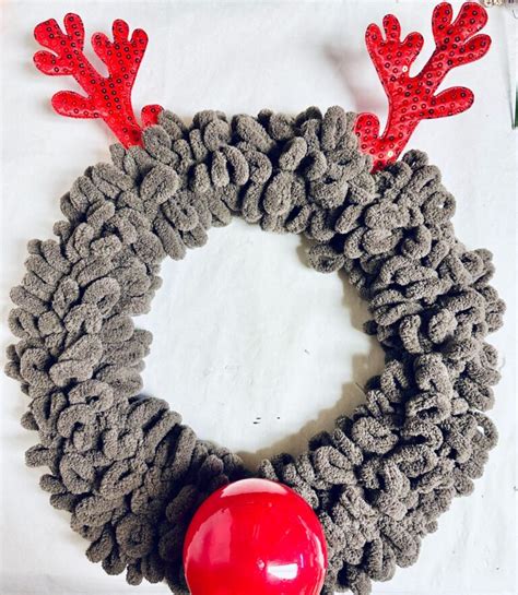 how to make unmixed reindeer wreath