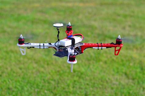 how to pilot a quadcopter drone featuring the hub