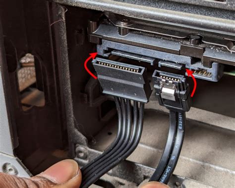 how to plug in sata cables