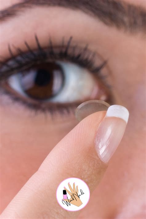 how to put contacts in with nails