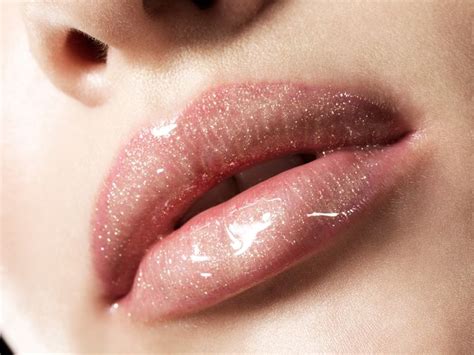 how to thin lip gloss powder like