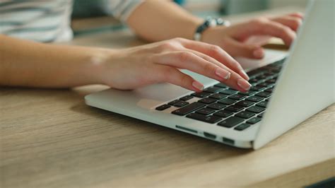 how to typing in laptop