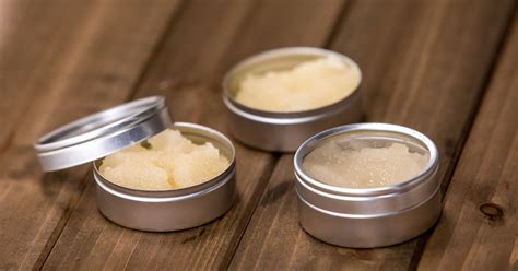 how to use cane sugar lip scrub without