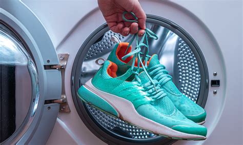 how to wash sneakers in machine