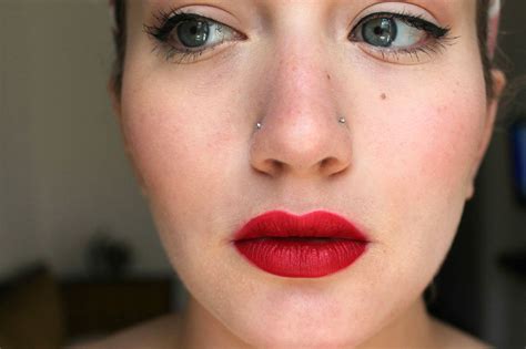 how to wear a matte lipstick