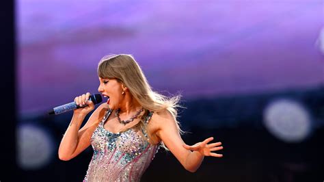 how wealthy is taylor swift