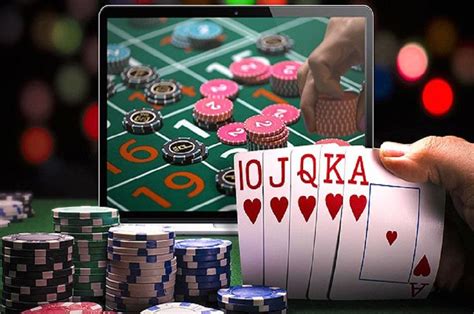 how does online casino make money