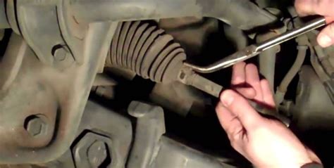 Read How To Remove Rack And Pinion On A 2000 Lincoln Continental 