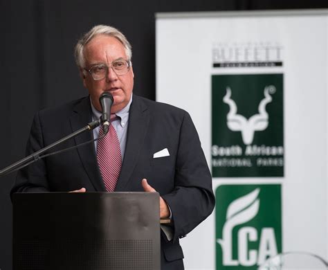 Howard G Buffett