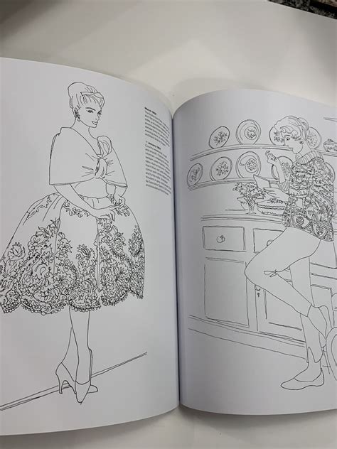 In Vogue: A Multi-Level Creative Colouring Book