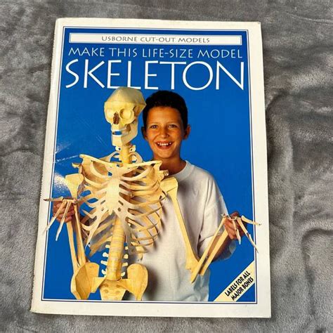 Make This Life-Size Model Skeleton (Cut-Out Model Series)