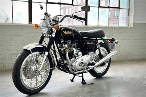 Norton 750 Commando