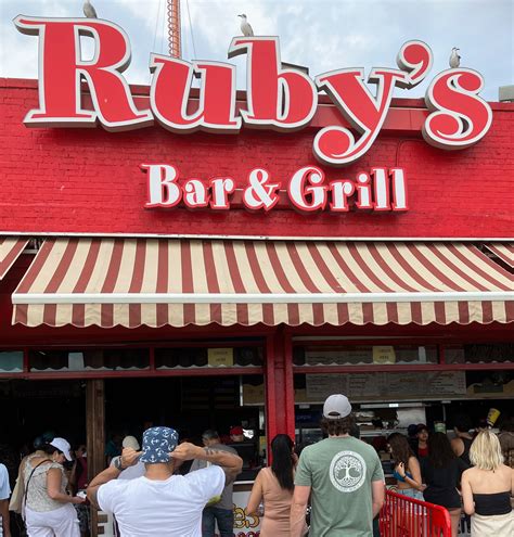 Welcome to Ruby's (Ruby's Bar #1)