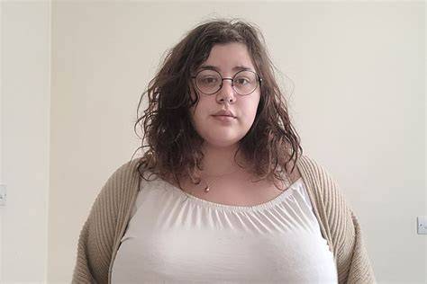 huge boobs nude pics