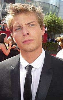 hunter parrish wikipedia
