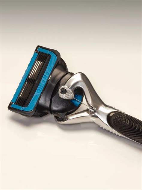 hur byter man rakblad gillette