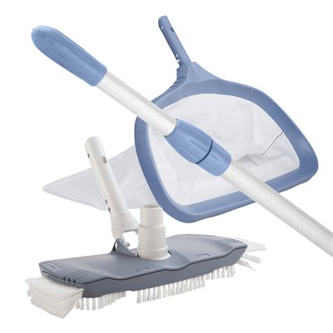 hur dammsuger man en pool