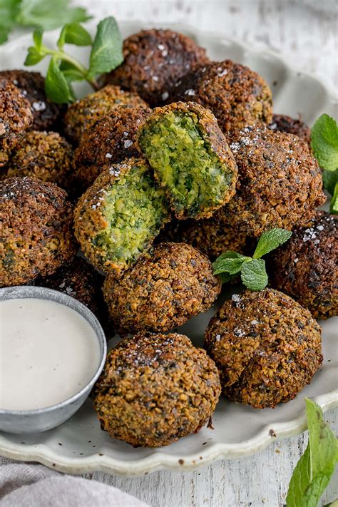 hur serveras falafel