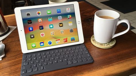 iPad Keyboard Tips and Smart Keyboard Shortcuts