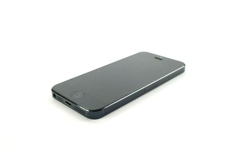 iPhone 5 (16GB) / MD638LL/A - MacBook Pro