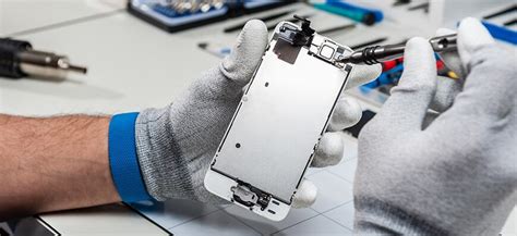 iPhone screen repair services in dubai