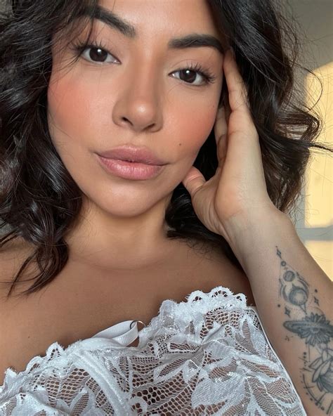 iamjessenia nude
