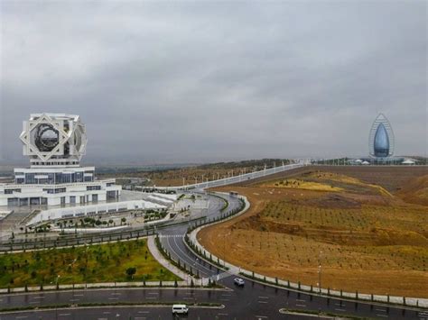 IBUKOTA TURKMENISTAN 🖲️ Presiden Iran Masoud Pezeshkian tiba di Ashgabat, ibukota dari