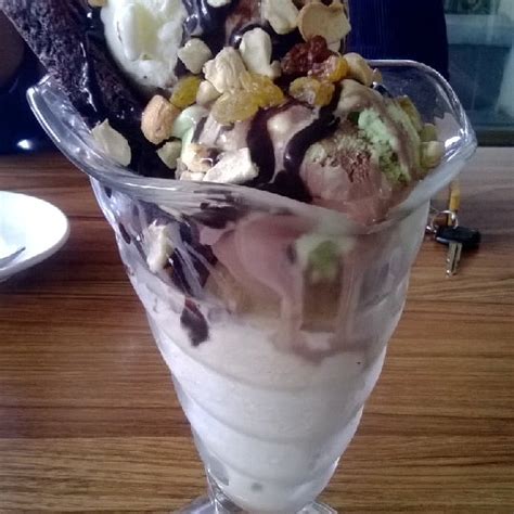 ice cream - Review of Cafe Javas, Entebbe, Uganda - Tripadvisor