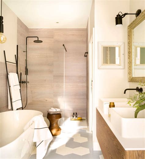 Ideas para transformar tu bañera en una ducha moderna y funcional