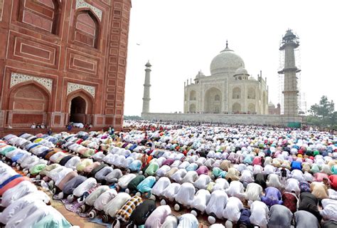 In Pictures Muslims Observe Ramadan Around The Globe Months Of The Year Picture - Months Of The Year Picture