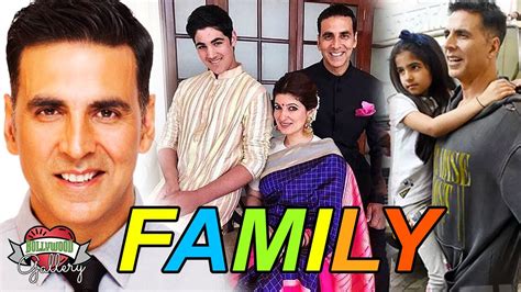 indian actors akshay kumar family photos