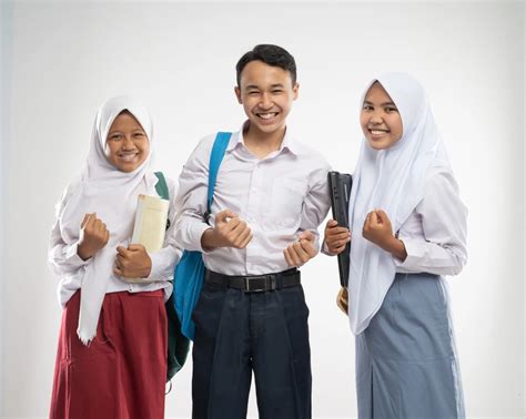 Inilah Aturan Seragam Sekolah Indonesia Dari Sd Sampai Seragam - Seragam
